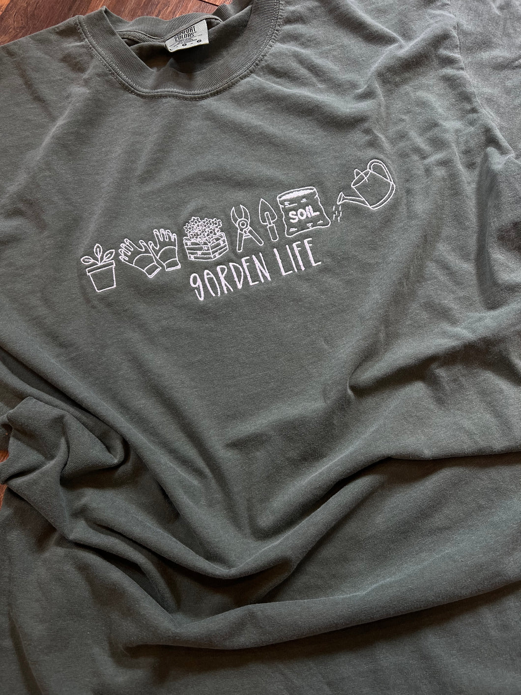 Garden life icon embroidered