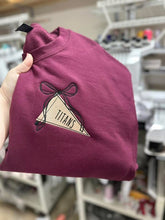 Load image into Gallery viewer, Pocket pennant flag embroidered
