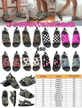 Load image into Gallery viewer, Custom kids sandals
