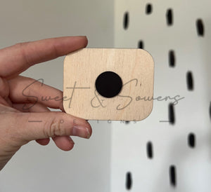 Mooned eclipse magnet