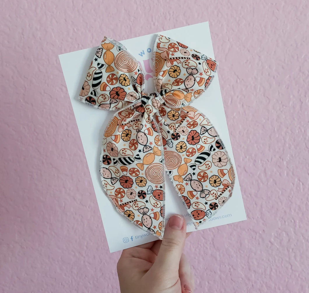 Halloween candy bow
