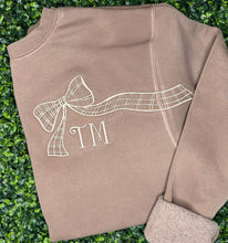 Load image into Gallery viewer, Gingham bow with initials- embroidered
