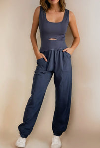 Back cross strapped jogger suit