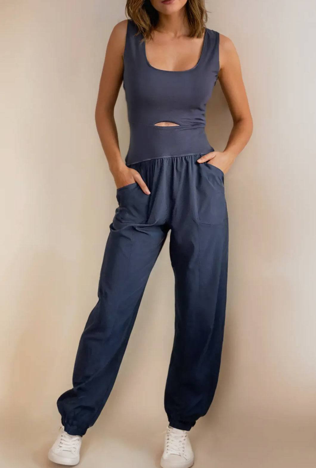 Back cross strapped jogger suit
