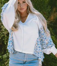 Load image into Gallery viewer, White abstract wide arm sleeves blouse
