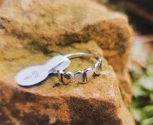 Load image into Gallery viewer, 3 heart stamped ring

