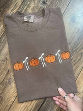 Load image into Gallery viewer, Pumpkin and Bow
